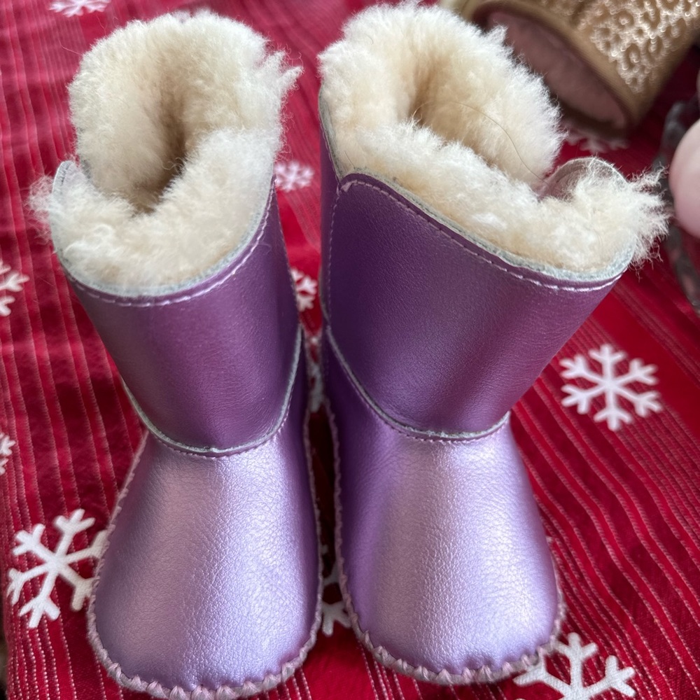 UGG purple metallic boots -AUTHENTIC- Excrement condition, size 4/5